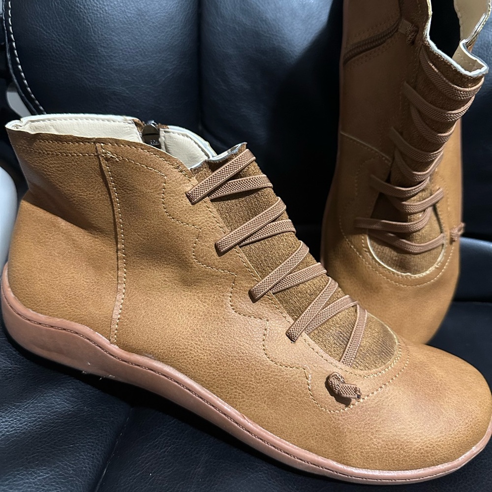 Women’s  shoe bootie sz 42 US sz 10